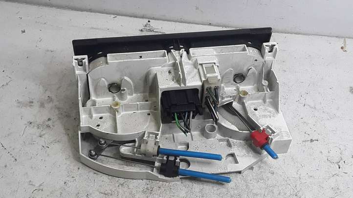 Volkswagen PASSAT B5.5 (2001 - 2005)  1J0820045G Блок управления кондиционера воздуха / климата/ печки (в салоне)