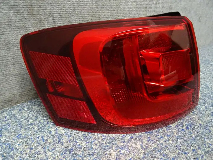 Volkswagen Jetta VI (2011 - 2018) 5C6945095B Задний фонарь в кузове — фото 6