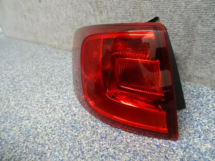 Volkswagen Jetta VI (2011 - 2018) 5C6945095B Задний фонарь в кузове — фото 5