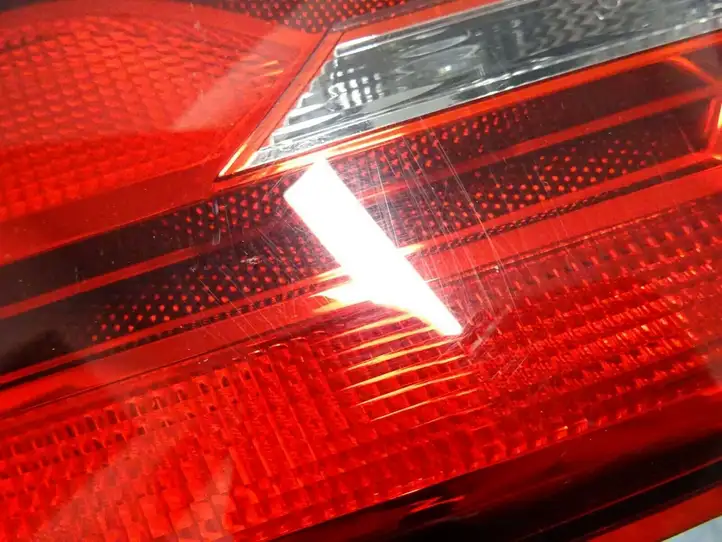 Volkswagen Jetta VI (2011 - 2018) 5C6945093B Задний фонарь в крышке багажника — фото 11