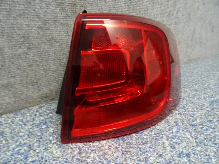 Volkswagen Jetta VI (2011 - 2018) 5C6945096B Задний фонарь в кузове — фото 6