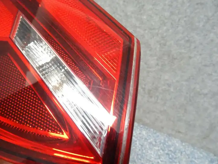 Volkswagen Jetta VI (2011 - 2018) 5C6945094B Задний фонарь в крышке багажника — фото 11