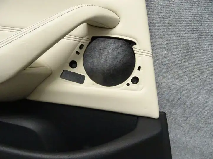 BMW 5 G30 G31 (2016 - ) Обшивка задней двери — фото 2