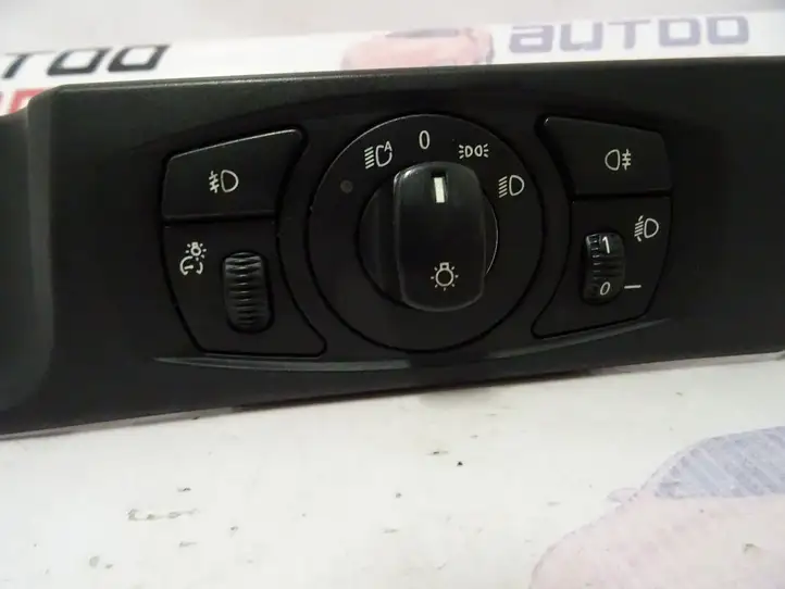 BMW 5 E60 E61 (2004 - 2010) 6925295 Включатель фонарей — фото 2