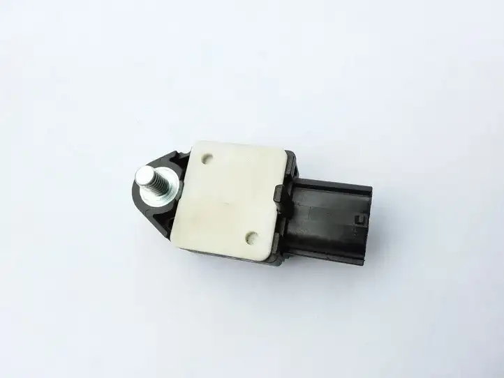 Toyota Corolla E120 E130 (2004 - 2007) 8983102020 Датчик удара SRS — фото 3