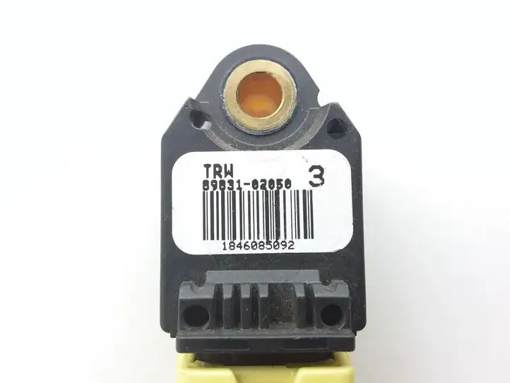 Toyota Corolla E120 E130 (2004 - 2007) 8983102050 Датчик удара SRS — фото 2