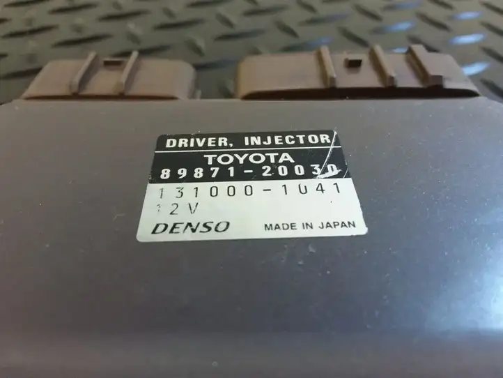 Toyota Avensis Verso (2001 - 2004) 8987120030 Блок управления форсунками — фото 5