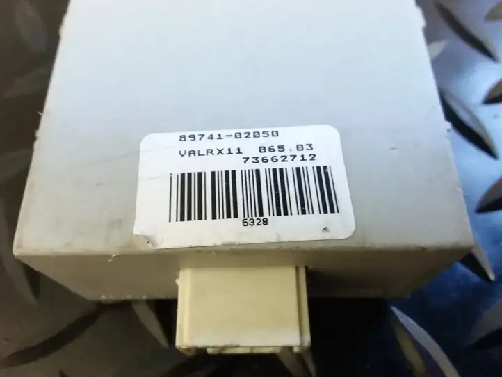 Toyota Corolla E120 E130 (2000 - 2004) 8974102050 Прочие блоки управления — фото 2