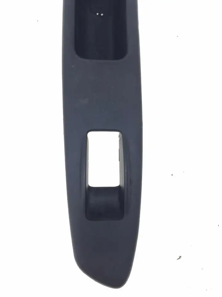 Subaru Forester SG (2006 - 2008) 94266SA070 Накладка кнопки стеклоподъемника — фото 3