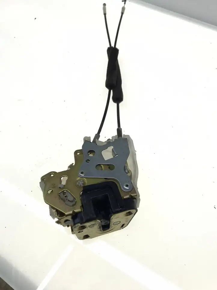 Subaru Forester SG (2006 - 2008) 61034SA001 Замок задней двери — фото 6