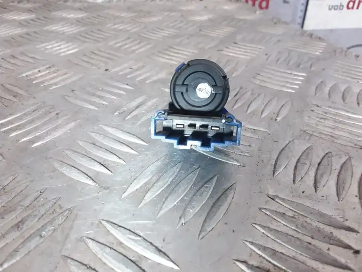 Volkswagen Golf IV (1998 - 2005)  1J0927189 Датчик педали сцепления