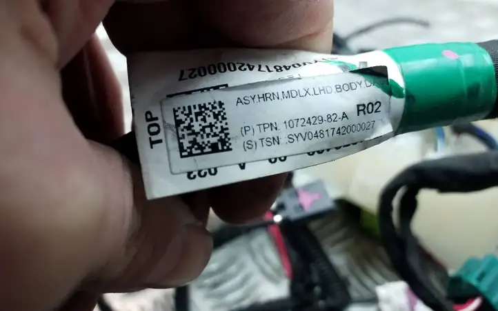 Tesla Model X (2015 - 2021) 107242982A Прочая электропроводка — фото 9