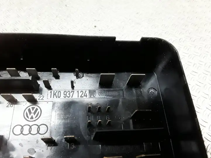 Audi A3/S3 8P (2004 - 2008) 1K0937124K Блок предохранителей — фото 2