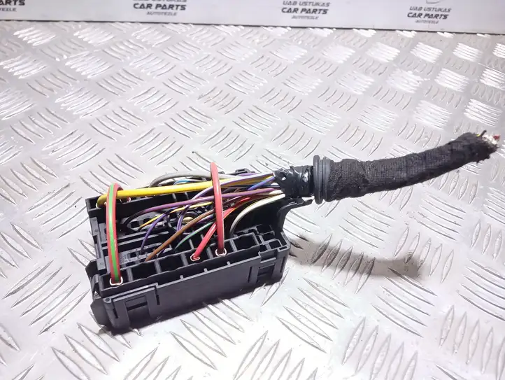 Opel Astra J (2009 - 2012) F064100 Прочая электропроводка — фото 2