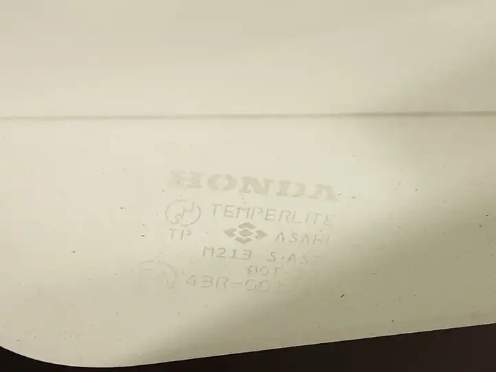 Honda Jazz (2004 - 2008) Заднее боковое стекло — фото 3