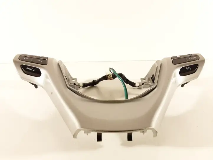 Toyota Verso (2009 - 2012) 451000F390 Кнопки на рулевом колесе — фото 3