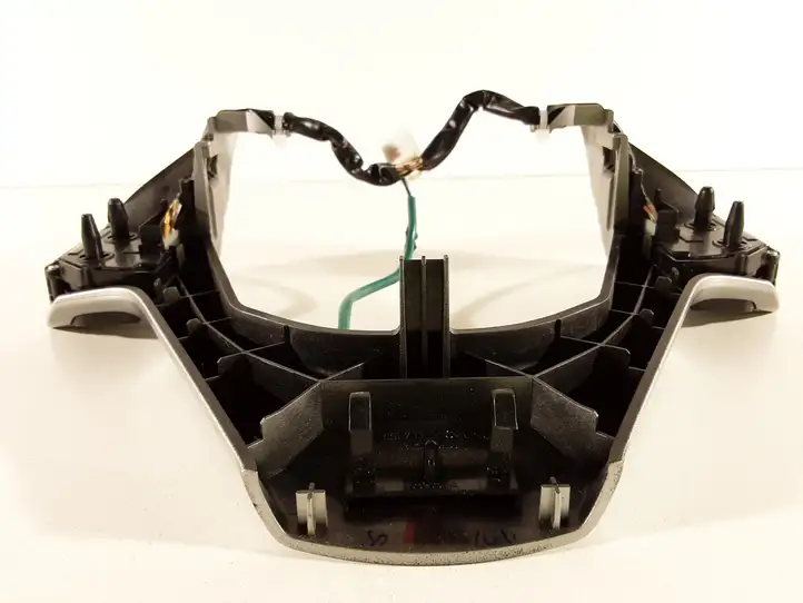 Toyota Verso (2009 - 2012) 451000F390 Кнопки на рулевом колесе — фото 5