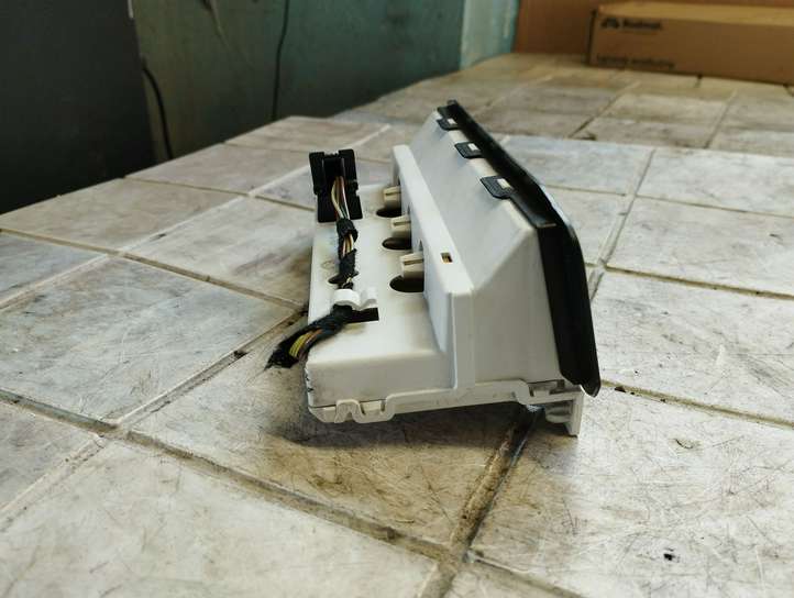 Peugeot 206 (1998 - 2012)  9647409777 Экран/ дисплей / маленький экран