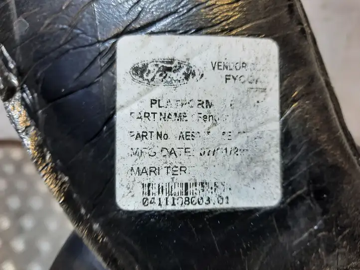 Ford Fiesta (2013 - 2017) Накладка крыла — фото 2