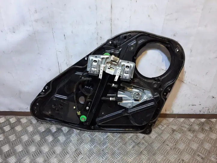 Ford Fiesta (2013 - 2017) AE835424995AR Механический стеклоподъемник задней двери — фото 1