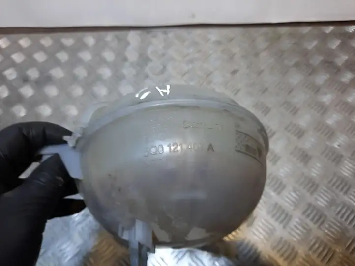 Audi A3/S3 8V (2012 - 2016) 5Q0121407A Крышка расширительного бачка — фото 2