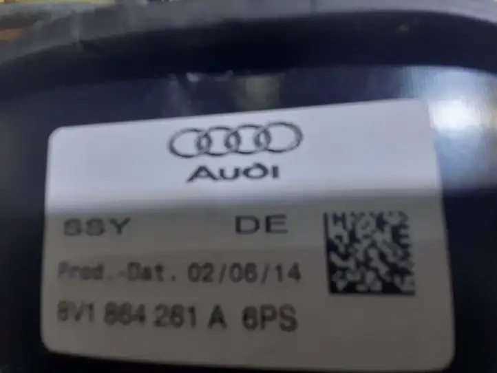 Audi A3/S3 8V (2012 - 2016) 8V1864261A Другая деталь консоли (туннеля) — фото 2