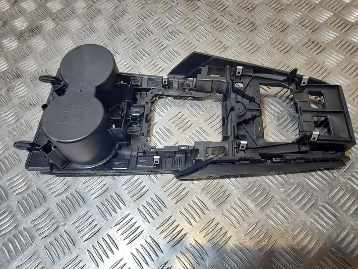 Audi A3/S3 8V (2012 - 2016) 8V1864261A Другая деталь консоли (туннеля) — фото 4