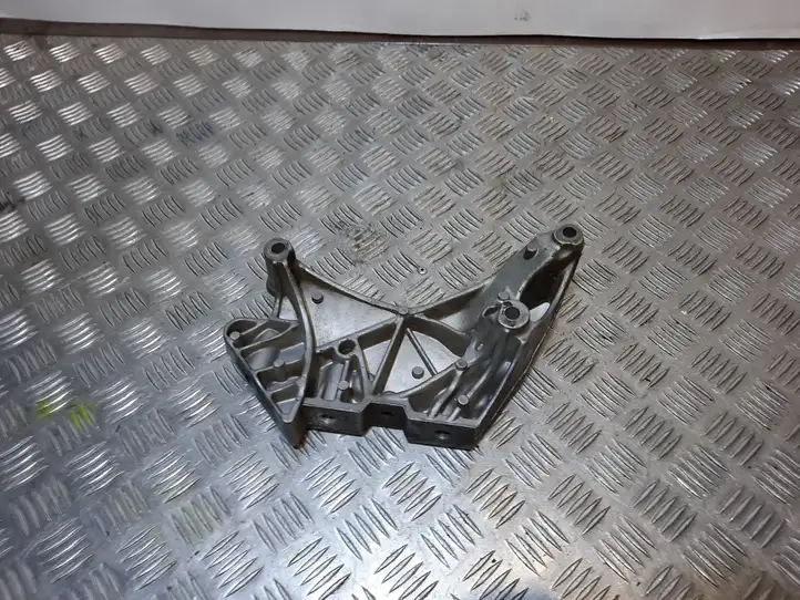 Audi A3/S3 8V (2012 - 2016) 06J199207P Кронштейн двигателя — фото 1