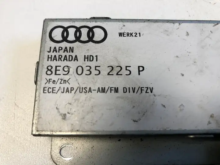 Audi A4 S4 B7 8E 8H (2004 - 2009) 8E9035225P Усилитель антенны — фото 2