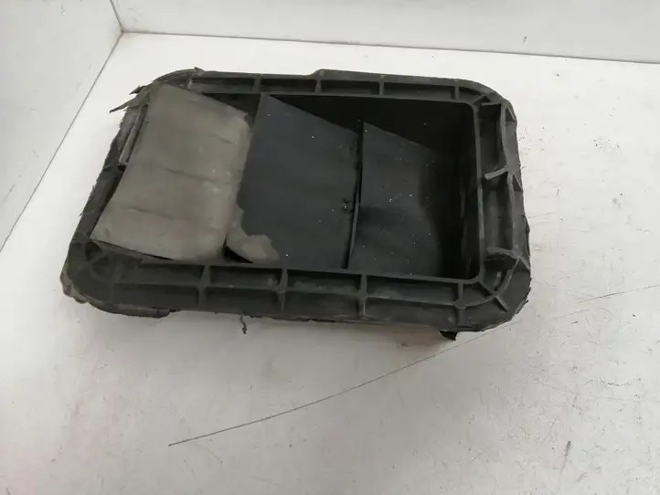 Toyota Prius (XW20) (2003 - 2009) 6294044010 Вентиляционная решетка кузова — фото 1