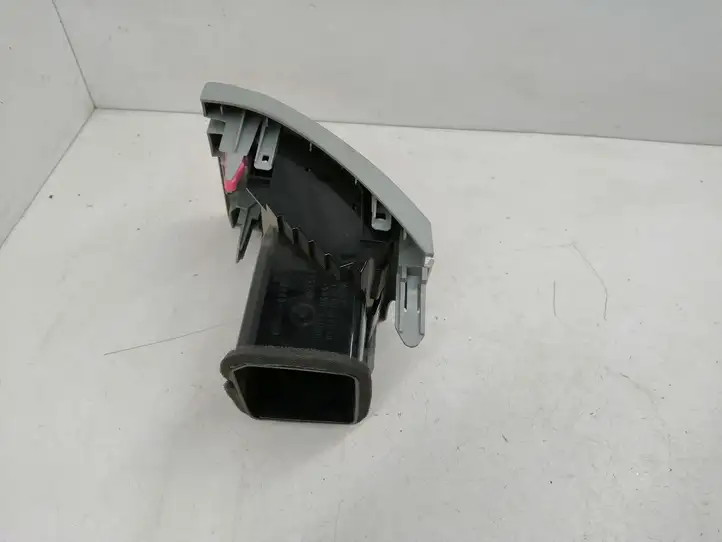 Toyota Prius (XW30) (2009 - 2015) 5566047030 Боковой воздушный дефлектор — фото 4