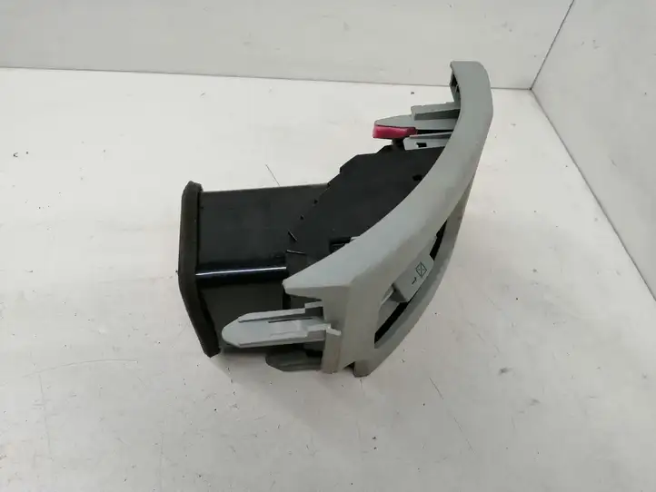 Toyota Prius (XW30) (2009 - 2015) 5566047030 Боковой воздушный дефлектор — фото 5