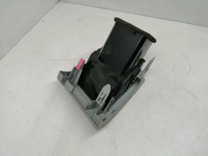 Toyota Prius (XW30) (2009 - 2015) 5566047030 Боковой воздушный дефлектор — фото 6