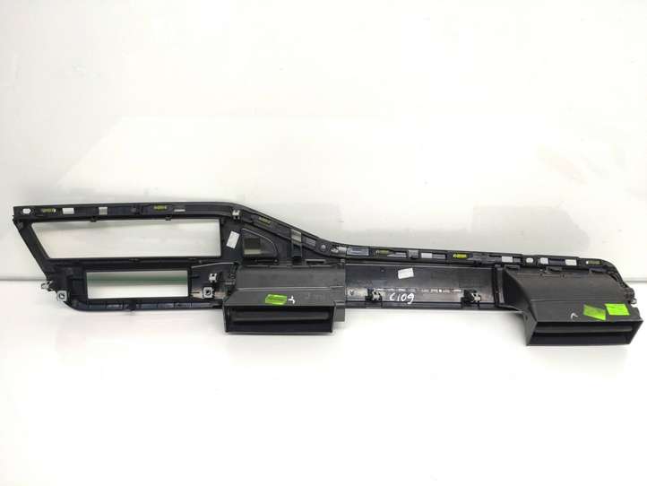 Citroen C5 (2004 - 2008)  9682359377 Центральный дефлектор