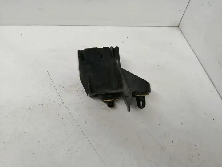 Toyota Prius+ (ZVW40) (2011 - 2018) 5257647030 Кронштейн заднего бампера — фото 2