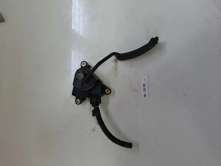 Renault Scenic II - Grand scenic II (2003 - 2006) 8200159647 Педаль акселератора — фото 1