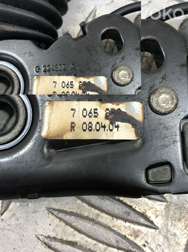 BMW 5 E60 E61 (2004 - 2010)  561272102B Передняя звукоизоляция