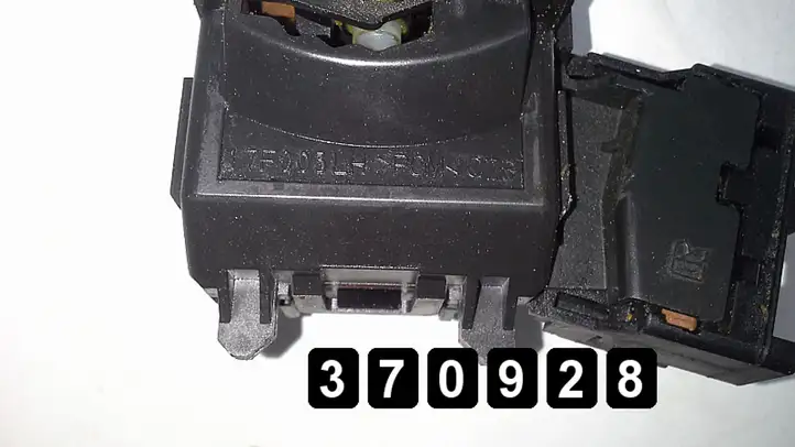 Toyota RAV 4 (XA30) (2006 - 2016) 173848 17f003 Другие включатели / ручки/ переключатели — фото 5