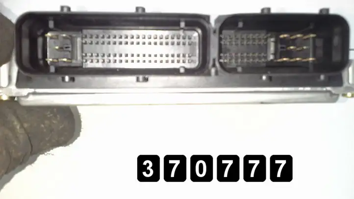 Volkswagen PASSAT B5 (1997 - 2000) 2000b 8d0906018r 0261206317 Блок управления двигателем (ЭБУ) — фото 3