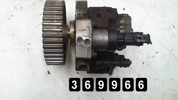 Mitsubishi Carisma (1999 - 2004) 1900 0445010075 8200108225 Топливный насос — фото 1
