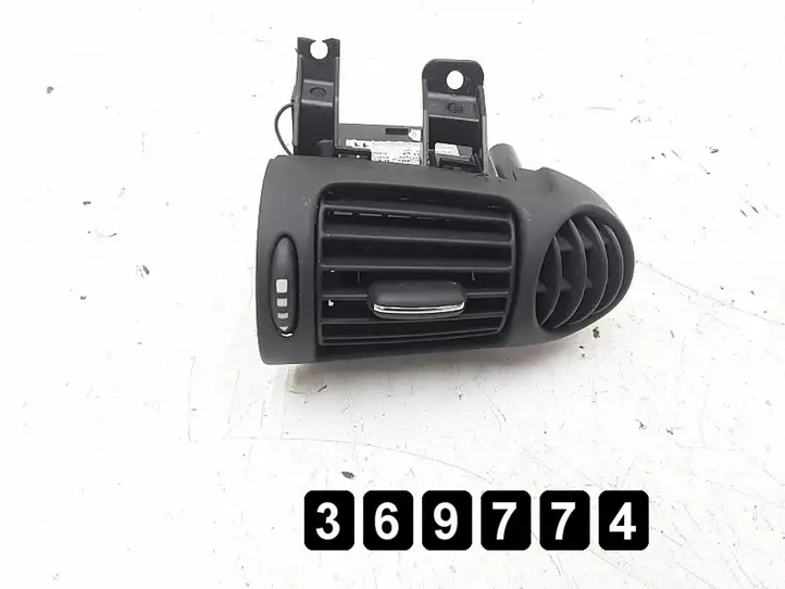 Mercedes-Benz C W203 (2000 - 2007) (W203) # A2038300154 Центральный воздушный дефлектор — фото 1