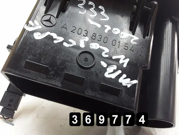 Mercedes-Benz C W203 (2000 - 2007) (W203) # A2038300154 Центральный воздушный дефлектор — фото 4