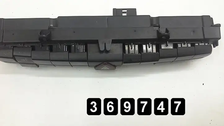Mercedes-Benz Vito Viano W639 (2003 - 2010) # defect 6395450307 Другие включатели / ручки/ переключатели — фото 2
