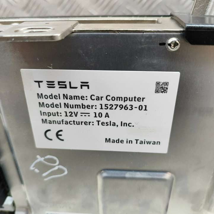 Tesla Model 3 (2017 - 2023)  146577301D Другие приборы
