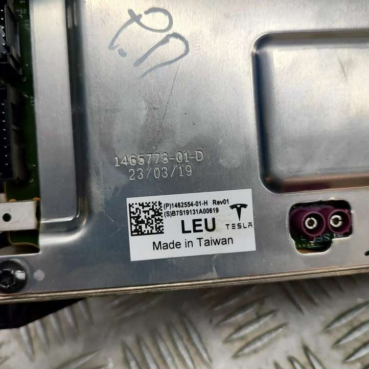 Tesla Model 3 (2017 - 2023)  146577301D Другие приборы
