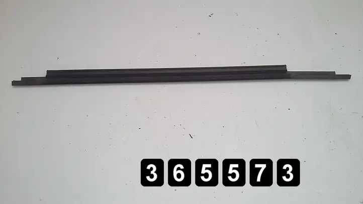 Audi A4 S4 B8 8K (2011 - 2015) 8K0853763H Накладка стекла задней двери — фото 3