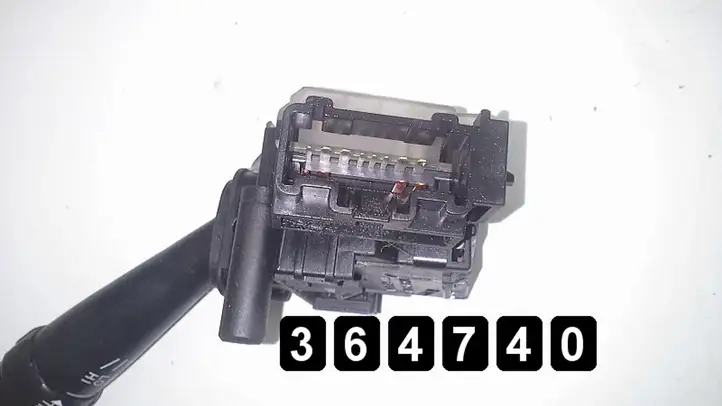 Toyota Avensis Verso (2001 - 2004) 8465228640 173654 Другие включатели / ручки/ переключатели — фото 5