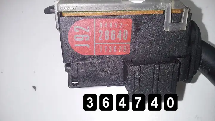 Toyota Avensis Verso (2001 - 2004) 8465228640 173654 Другие включатели / ручки/ переключатели — фото 6
