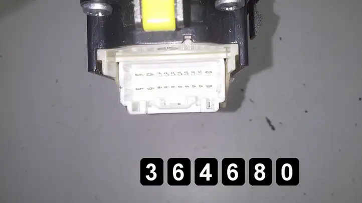 Lexus IS 220D-250-350 (2005 - 2010) 8404053070 uk Другие включатели / ручки/ переключатели — фото 4
