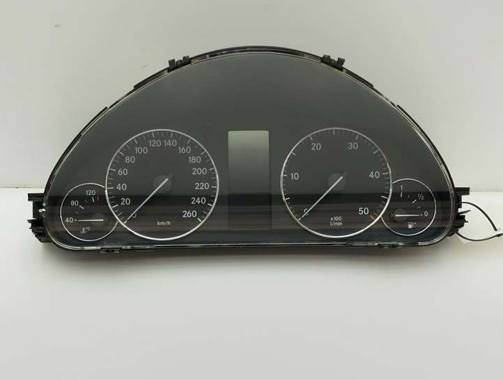 Mercedes-Benz C W203 (2000 - 2007)  A2035409547 Спидометр (приборный щиток)